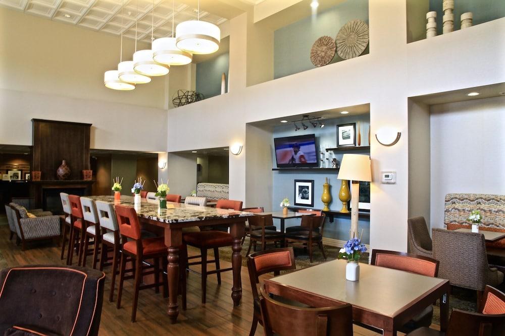 Hampton Inn & Suites by Hilton Edmonton/West photo 3