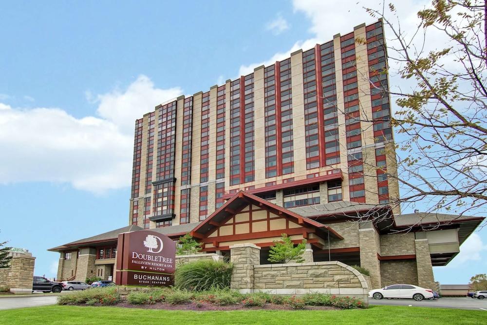 DoubleTree Fallsview Resort & Spa by Hilton - Niagara Falls photo 3