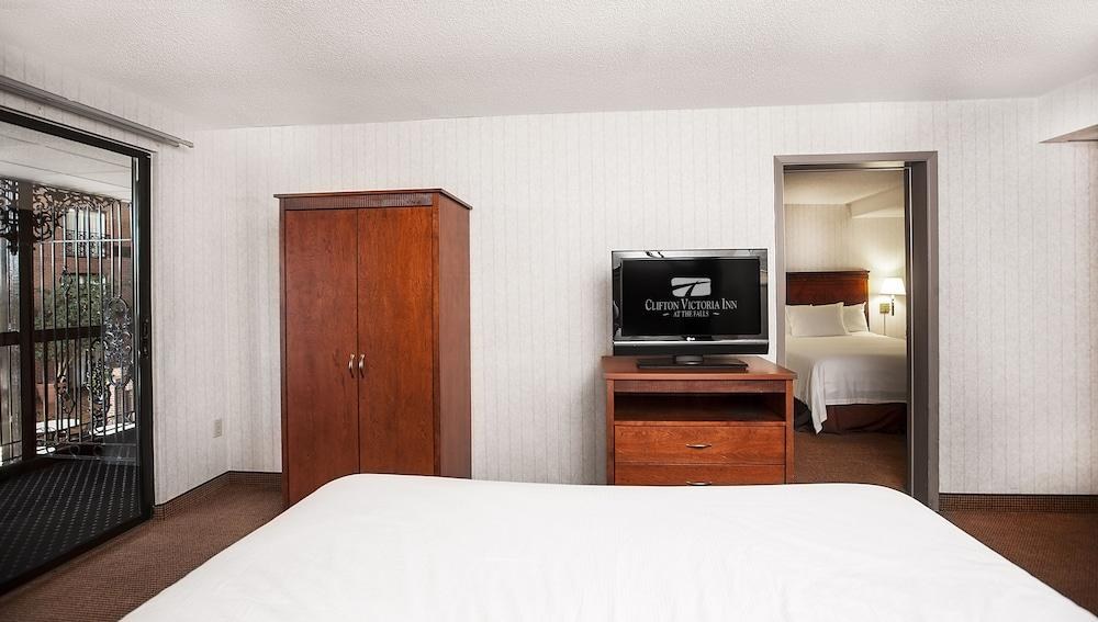 HAMPTON INN BY HILTON NIAGARA FALLS-AT THE FALLS