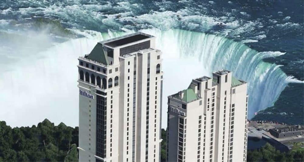 Hilton Niagara Falls/Fallsview Hotel & Suites photo 2