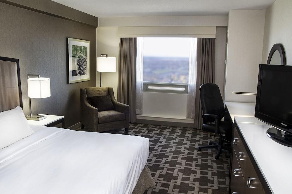 Hilton Niagara Falls/Fallsview Hotel & Suites photo 3