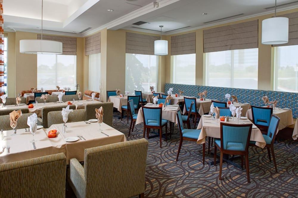 Hilton Garden Inn Toronto/Oakville photo 3