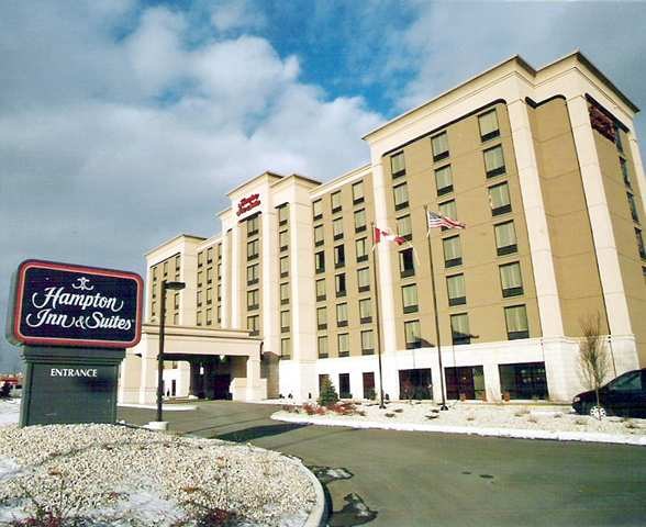 Hampton Inn & Suites by Hilton Windsor photo 2