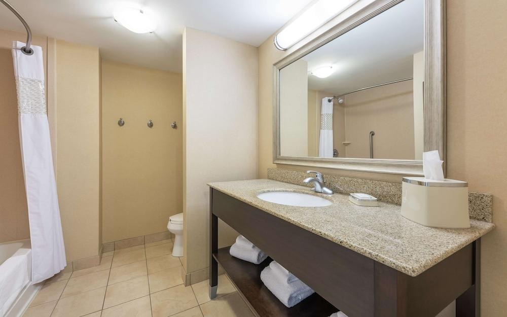 Hampton Inn & Suites by Hilton Moncton photo 3