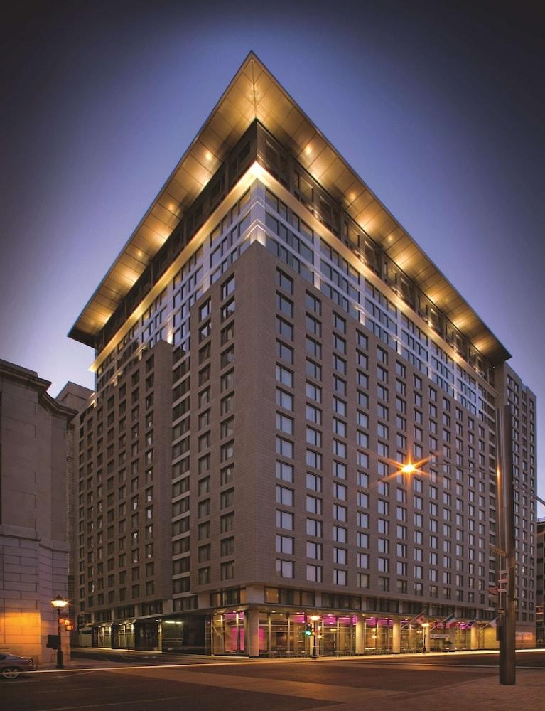Embassy Suites by Hilton Montreal photo 2