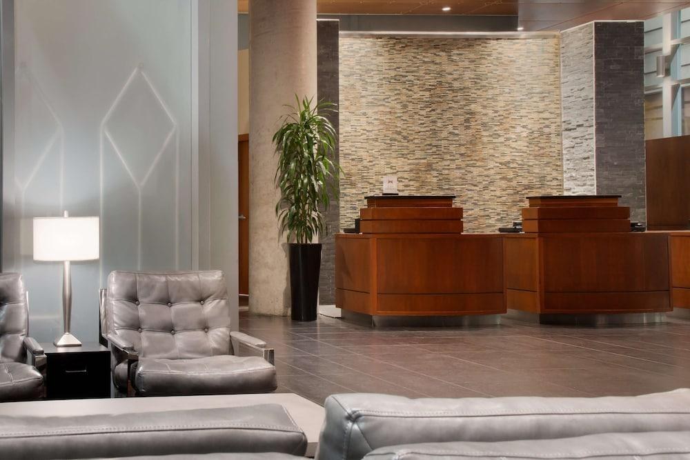 Embassy Suites by Hilton Montreal photo 3