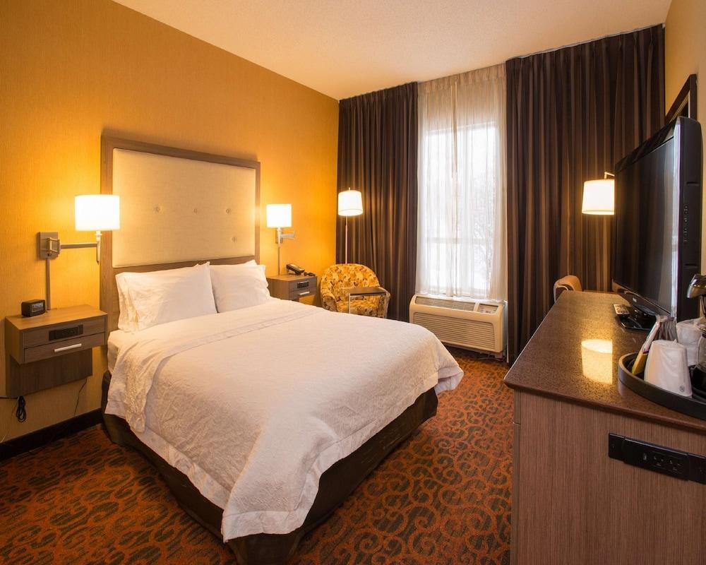 Hampton Inn by Hilton Toronto-Mississauga West photo 2