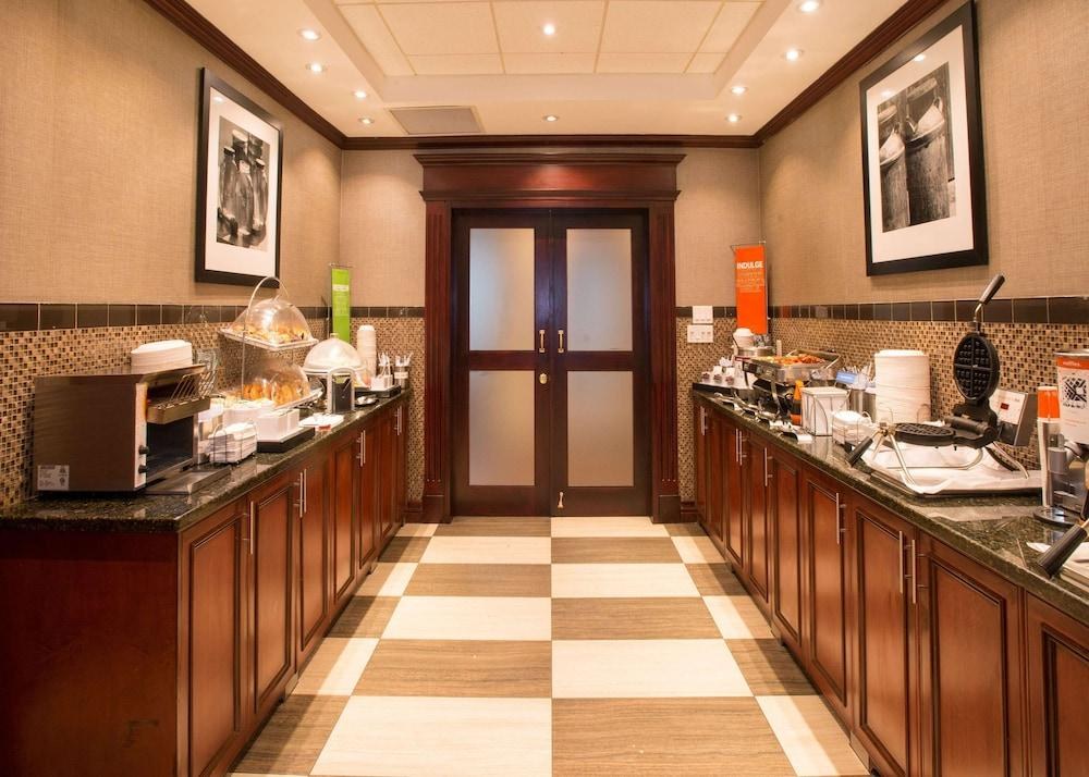 Hampton Inn by Hilton Toronto-Mississauga West photo 4