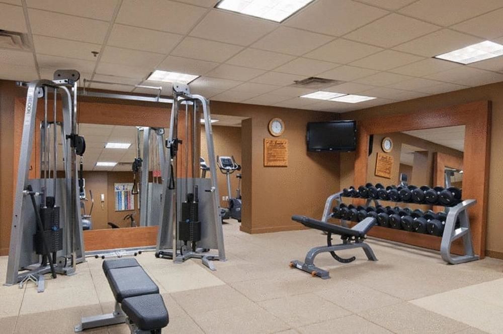 Hilton Toronto Airport Hotel & Suites