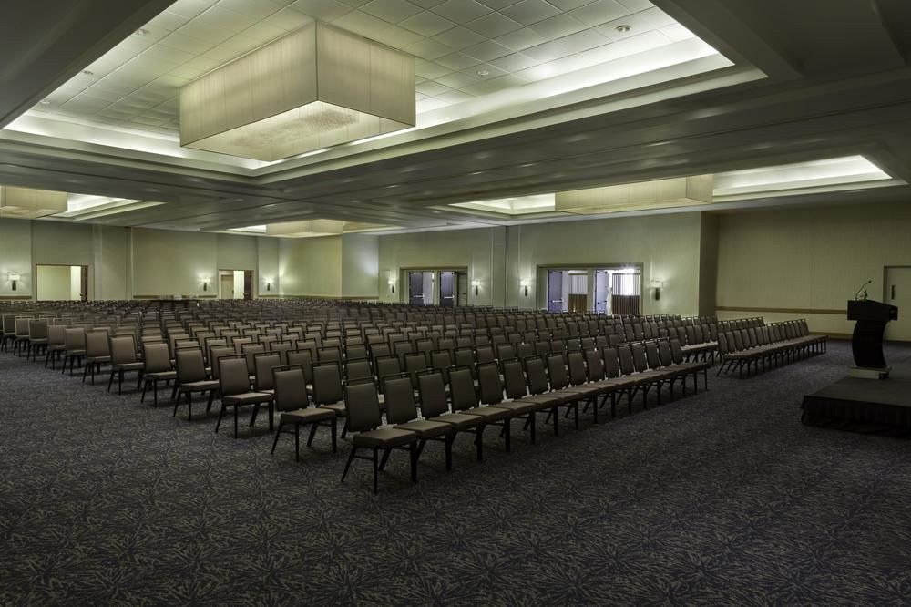 Hilton Toronto Airport Hotel & Suites photo 1