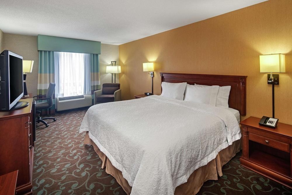 Hampton Inn & Suites by Hilton Toronto Airport photo 3