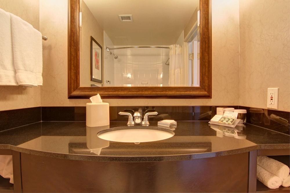 Hilton Garden Inn Calgary Airport photo 4