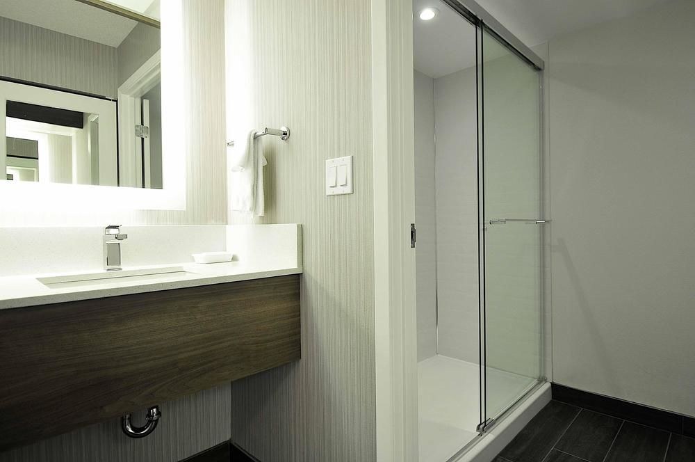 Hampton Inn & Suites by Hilton Calgary-Airport