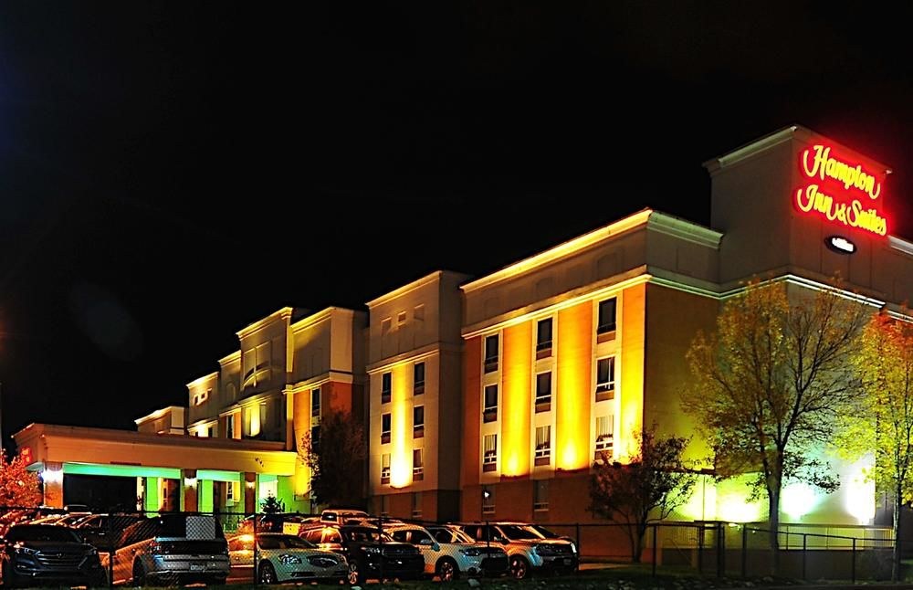 Hampton Inn & Suites by Hilton Calgary-Airport photo 1