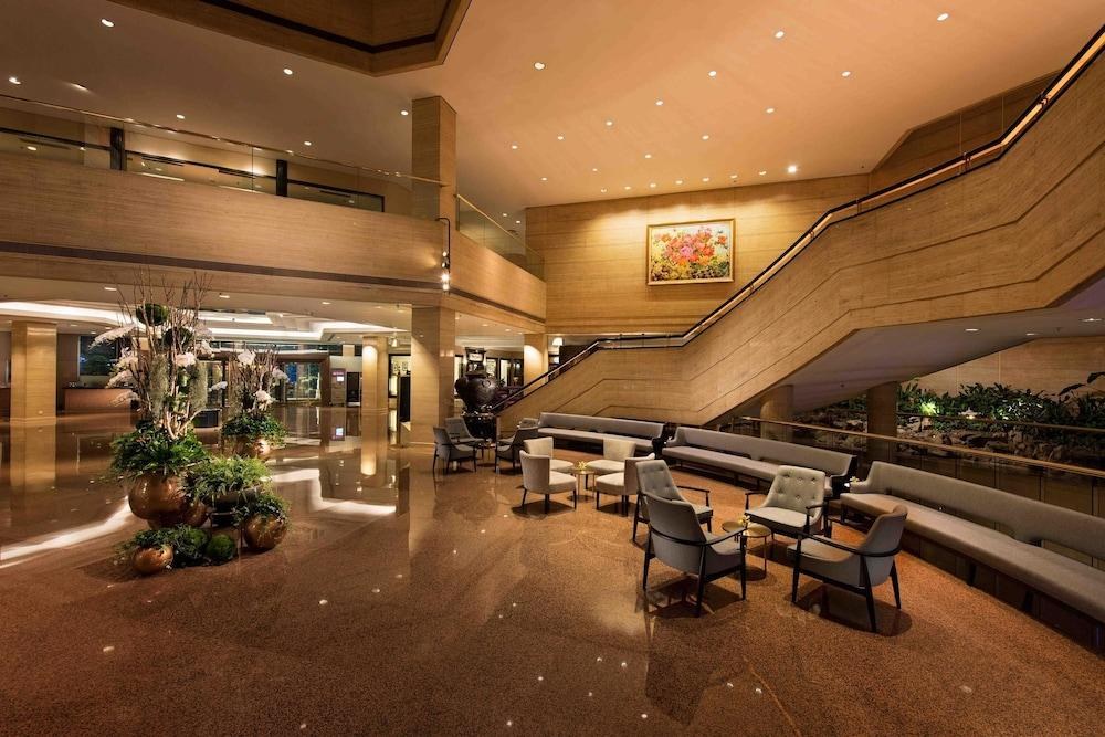 KunLun JingAn Hotel (former Hilton) photo 1