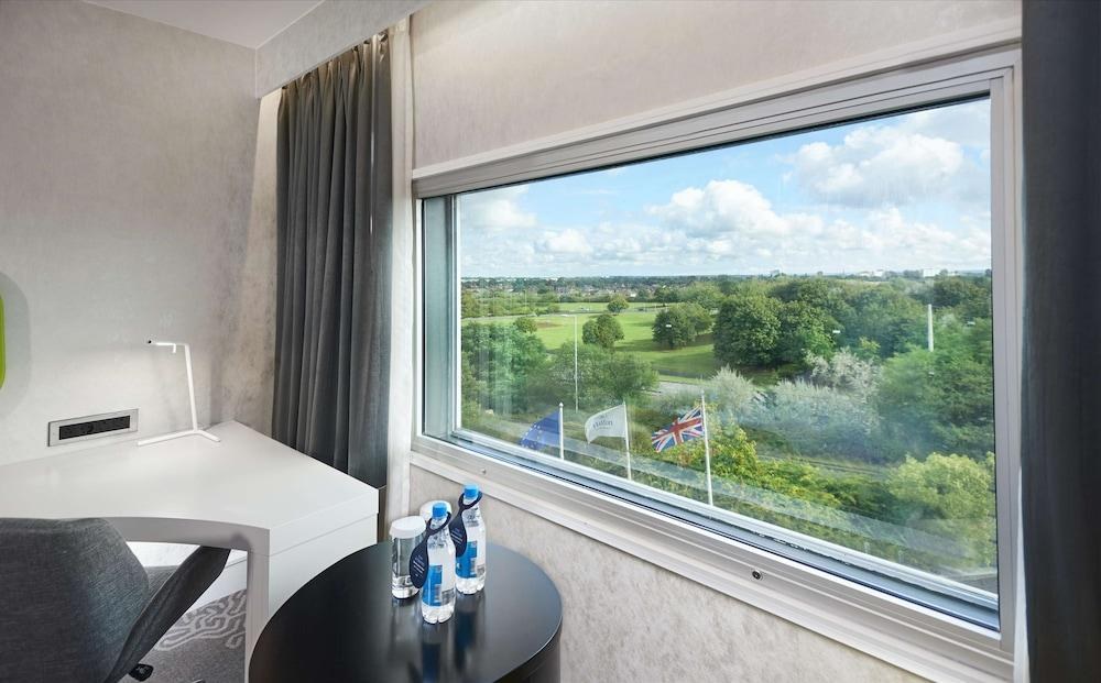Hilton London Heathrow Airport photo 2