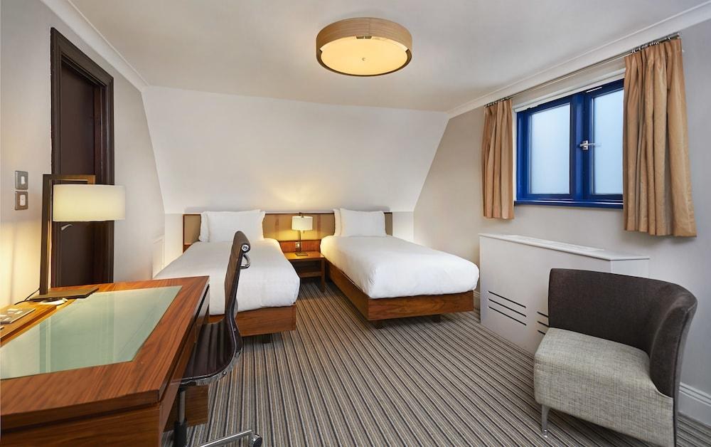 DoubleTree by Hilton London - Docklands Riverside photo 2