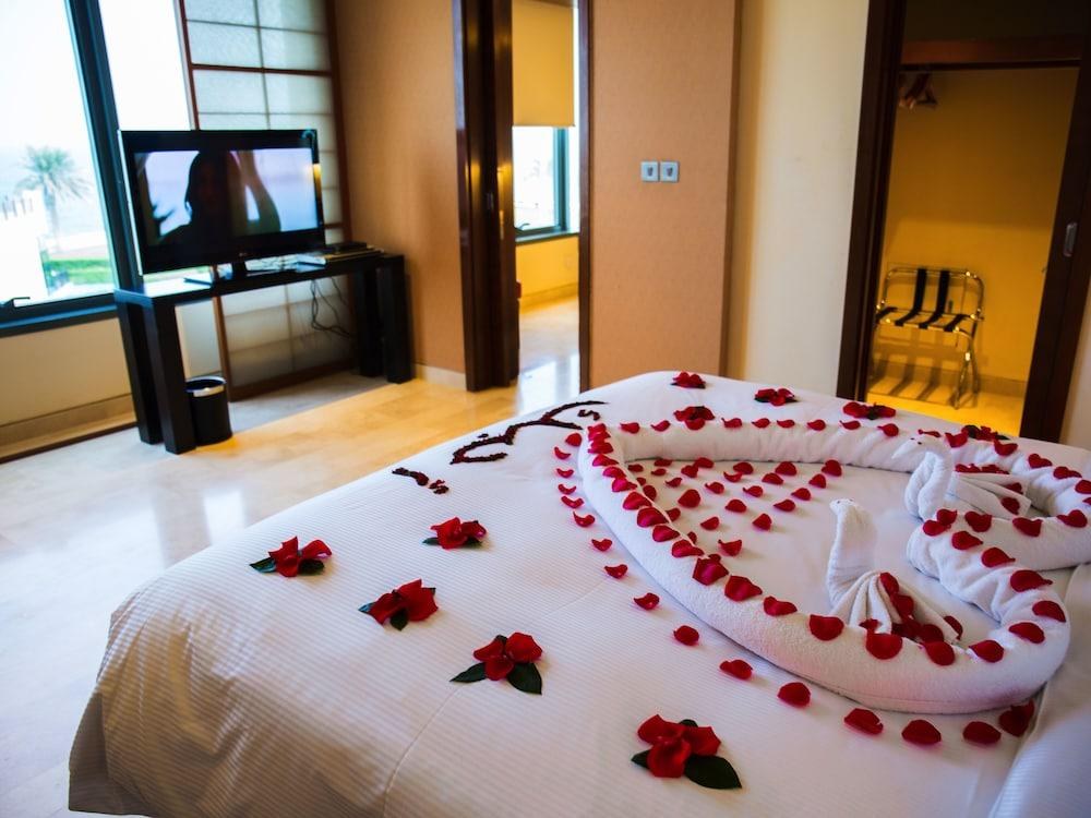 Hilton Kuwait Resort photo 2