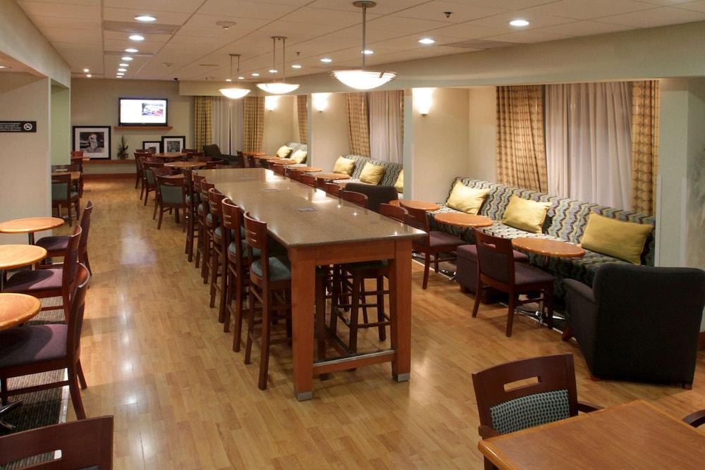 Hampton Inn by Hilton Monterrey/Galer¿as-Obispado photo 3