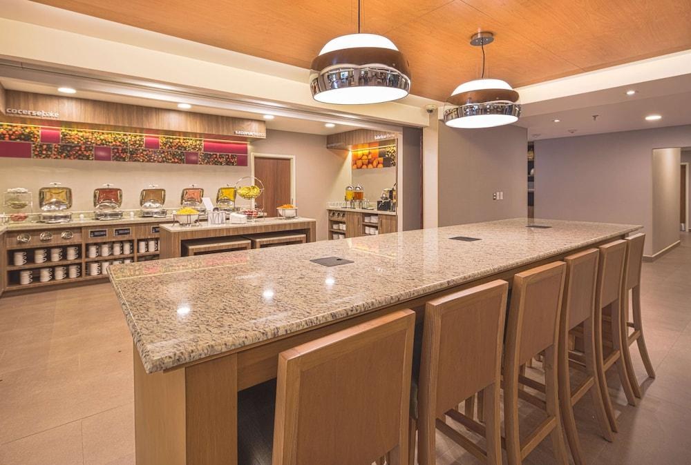 Hampton Inn by Hilton Monterrey/Galer¿as-Obispado photo 4