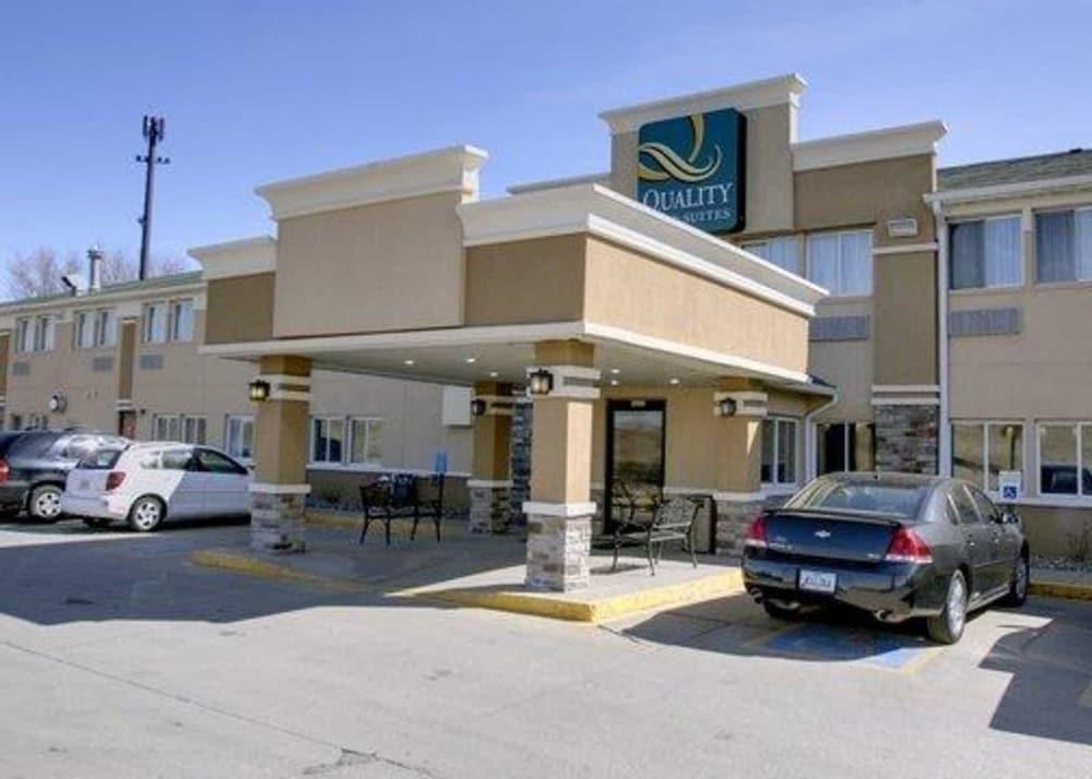 QUALITY INN & SUITES DES MOINES AIRPORT photo 4