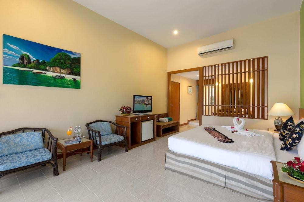 TIMBER HOUSE RESORT photo 2