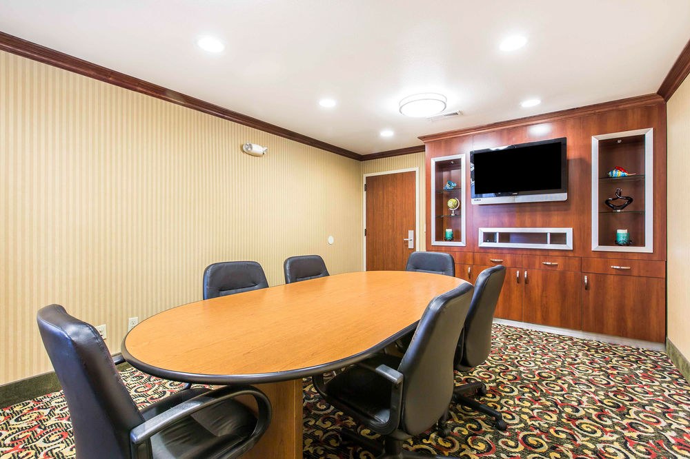COMFORT INN & SUITES ANAHEIM photo 1