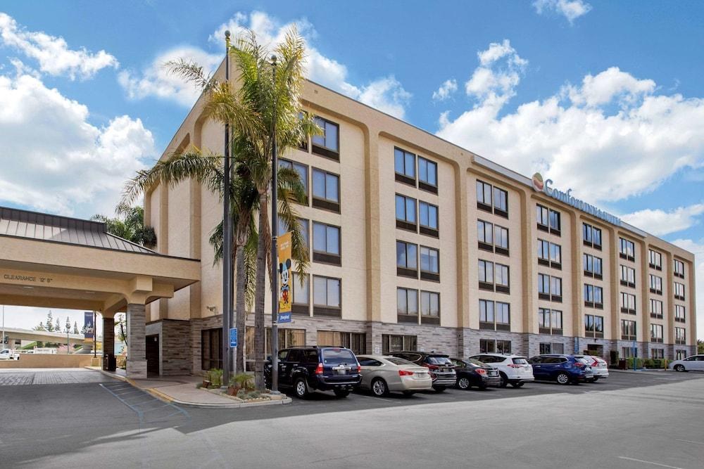 COMFORT INN & SUITES ANAHEIM photo 2