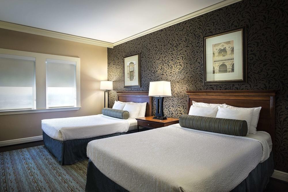 THE WHITEHALL HOUSTON