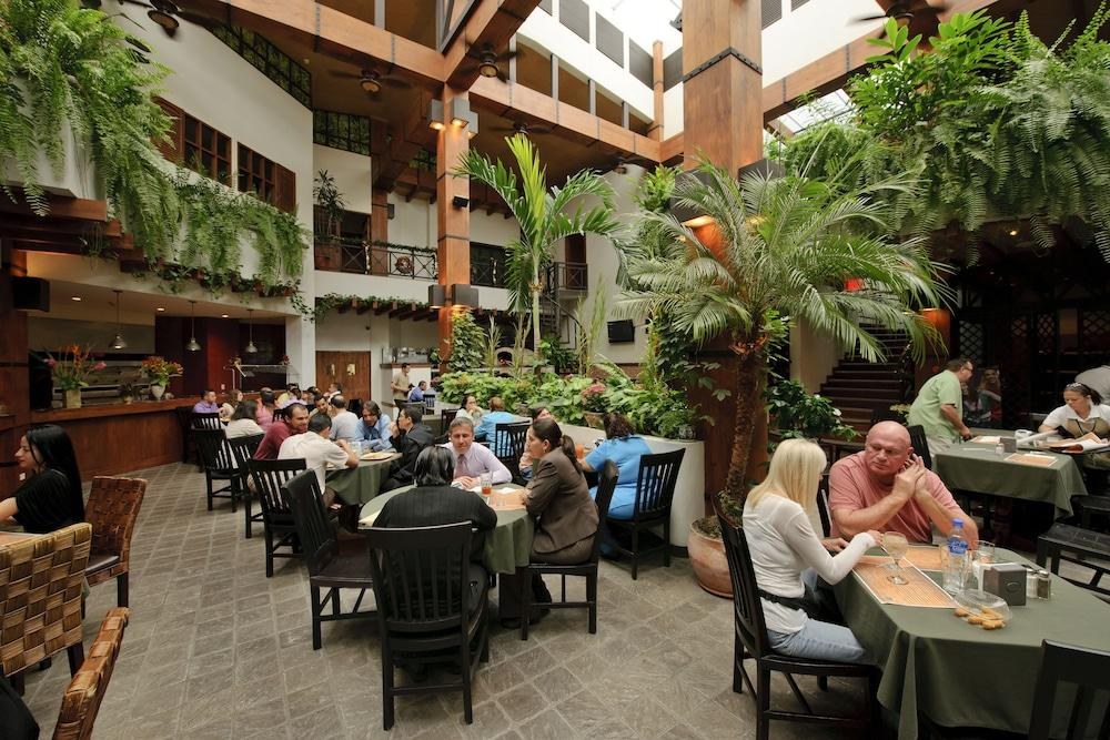 BALMORAL HOTEL photo 3