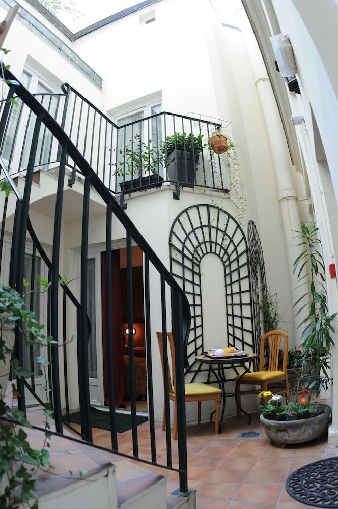 ALEXANDRINE OPERA photo 2