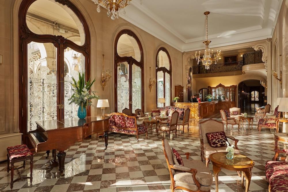 REGINA HOTEL photo 2