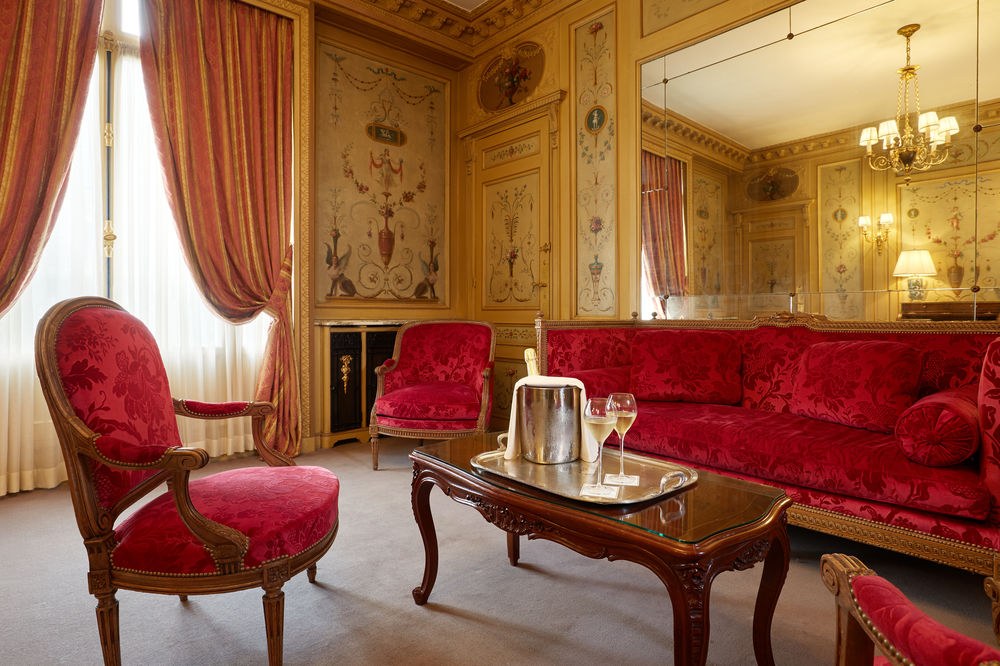 RAPHAEL HOTEL