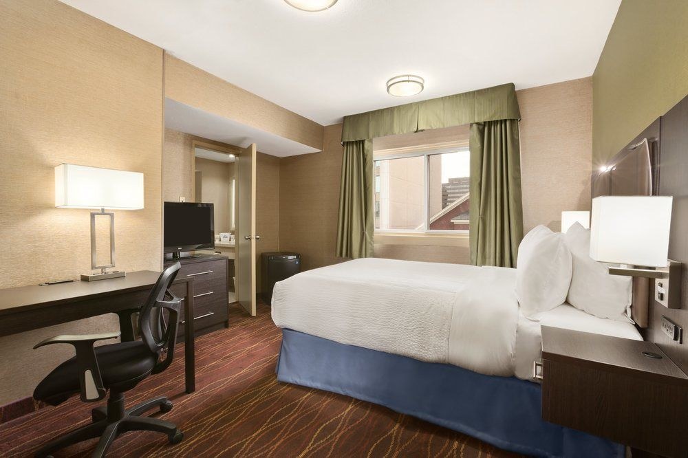 DAYS INN DOWNTOWN OTTAWA photo 1