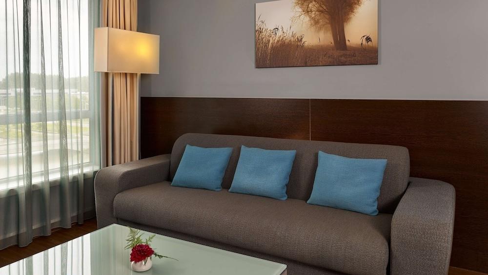 PARK PLAZA AMSTERDAM AIRPORT photo 2
