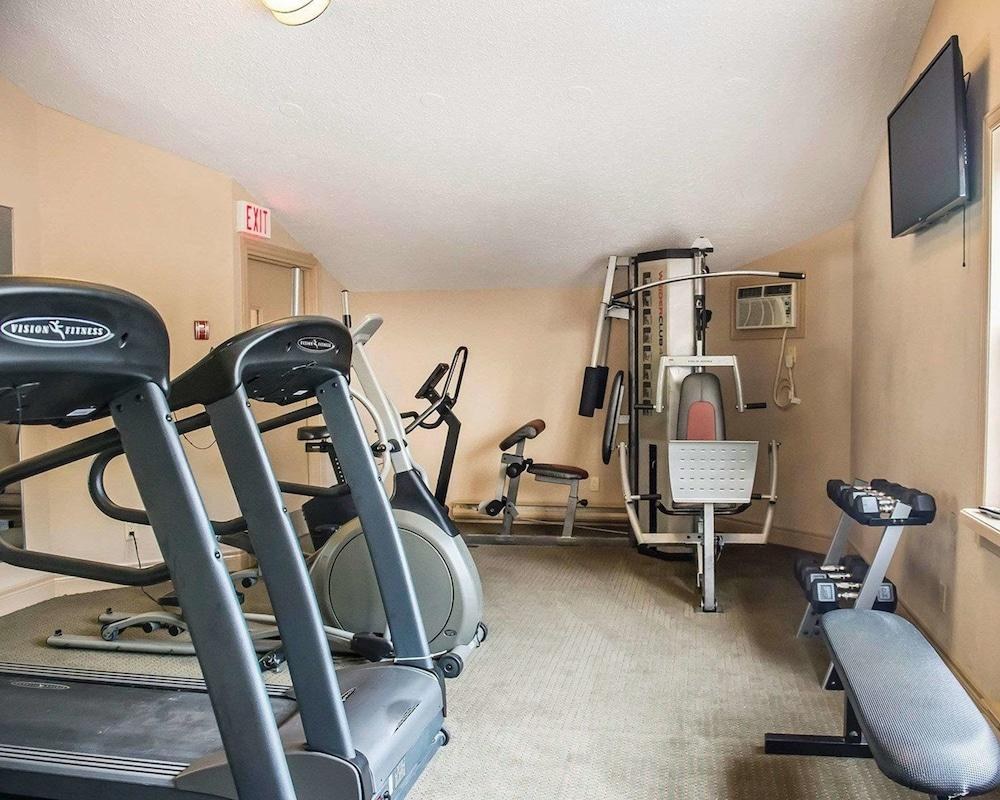 COMFORT INN & SUITES THOUSAND ISLAND HARBOUR DISTRICT photo 2