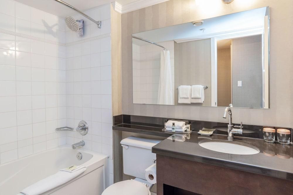 SANDMAN HOTEL & SUITES VANCOUVER AIRPORT photo 3