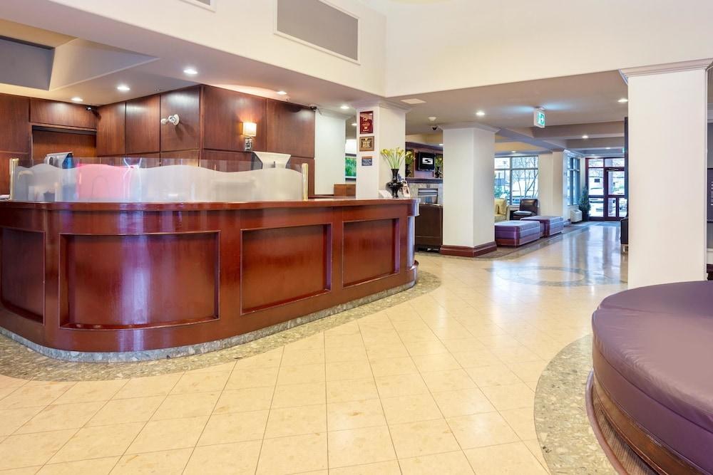 SANDMAN HOTEL & SUITES VANCOUVER AIRPORT photo 4