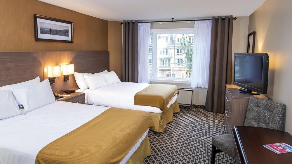 HOLIDAY INN EXPRESS & SUITES TREMBLANT photo 1