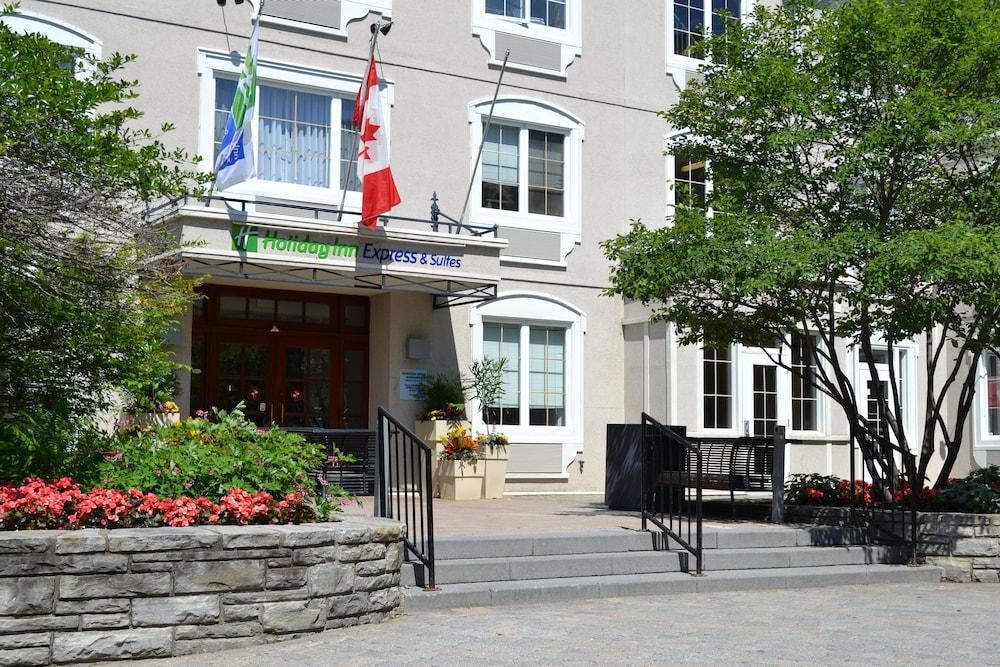 HOLIDAY INN EXPRESS & SUITES TREMBLANT photo 2
