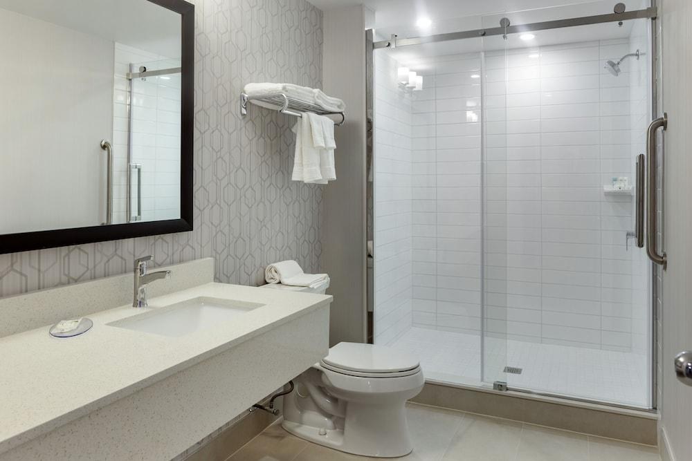 QUALITY INN AIRPORT WEST photo 2