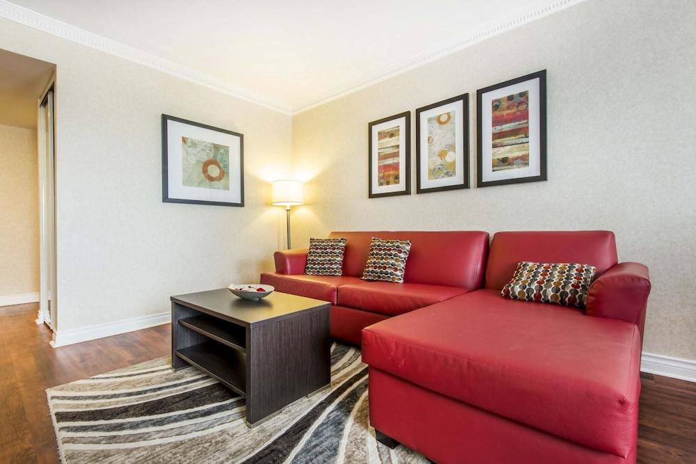 QUALITY INN AIRPORT WEST photo 4