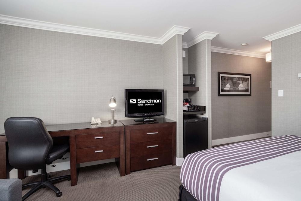 SANDMAN HOTEL & SUITES SASKATOON photo 2