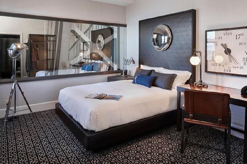 HARBOR COURT HOTEL photo 1