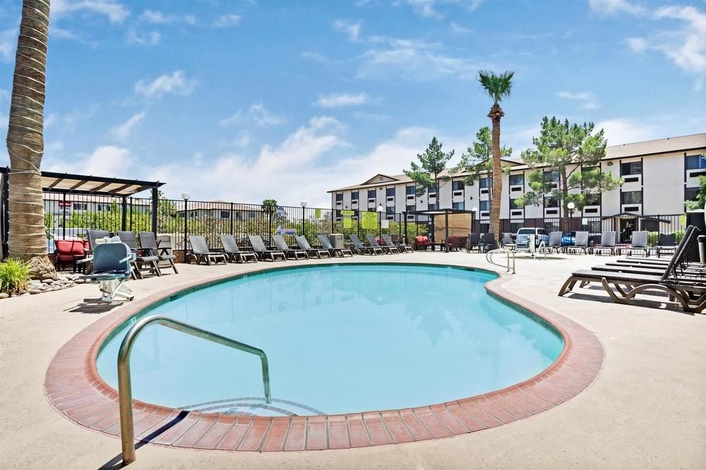 ELLIS ISLAND HOTEL SUPER 8 LAS VEGAS