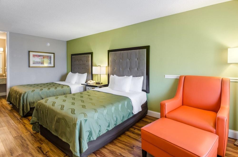QUALITY INN ROANOKE AIRPORT photo 4