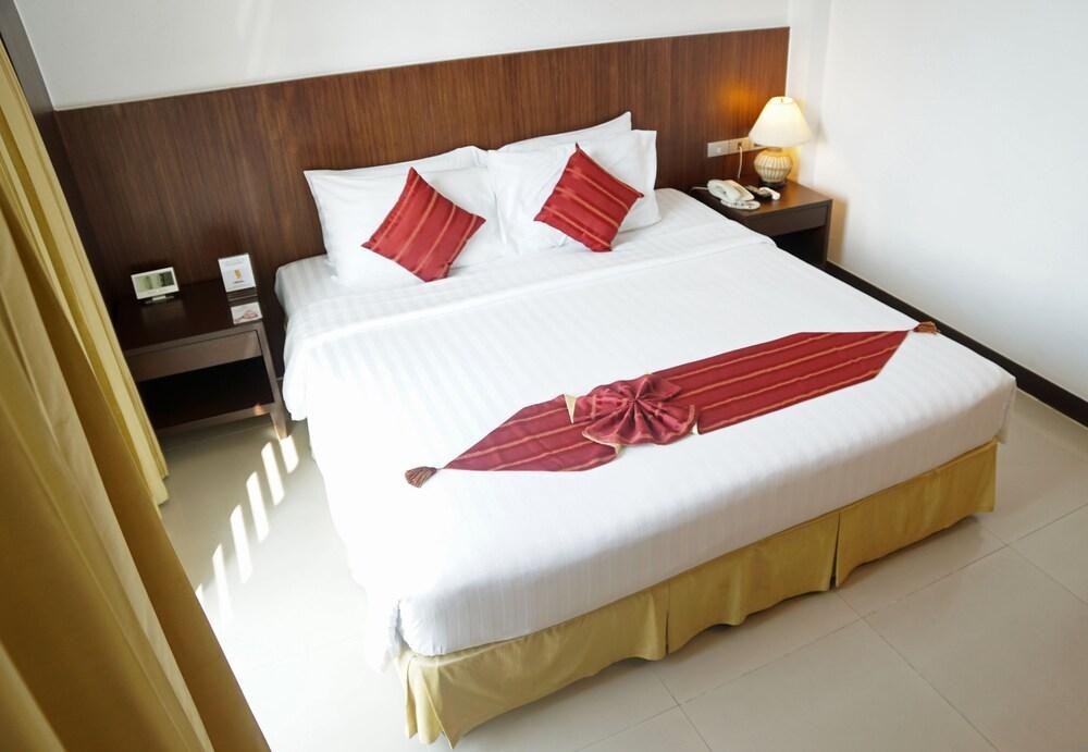 BEST WESTERN MAYFAIR SUITES photo 2