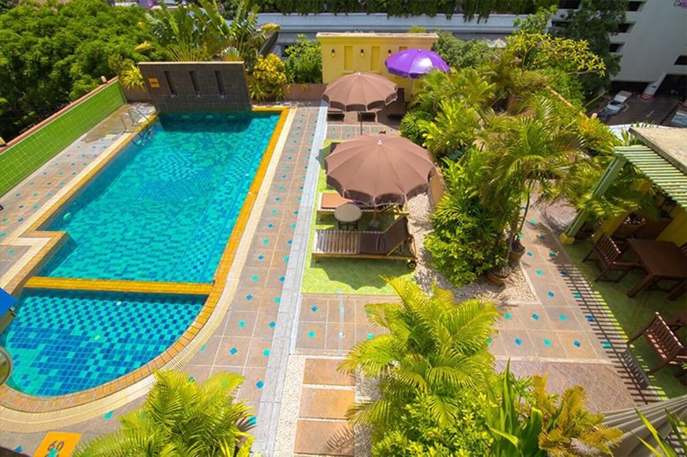 WORABURI SUKHUMVIT HOTEL & RESORT photo 2