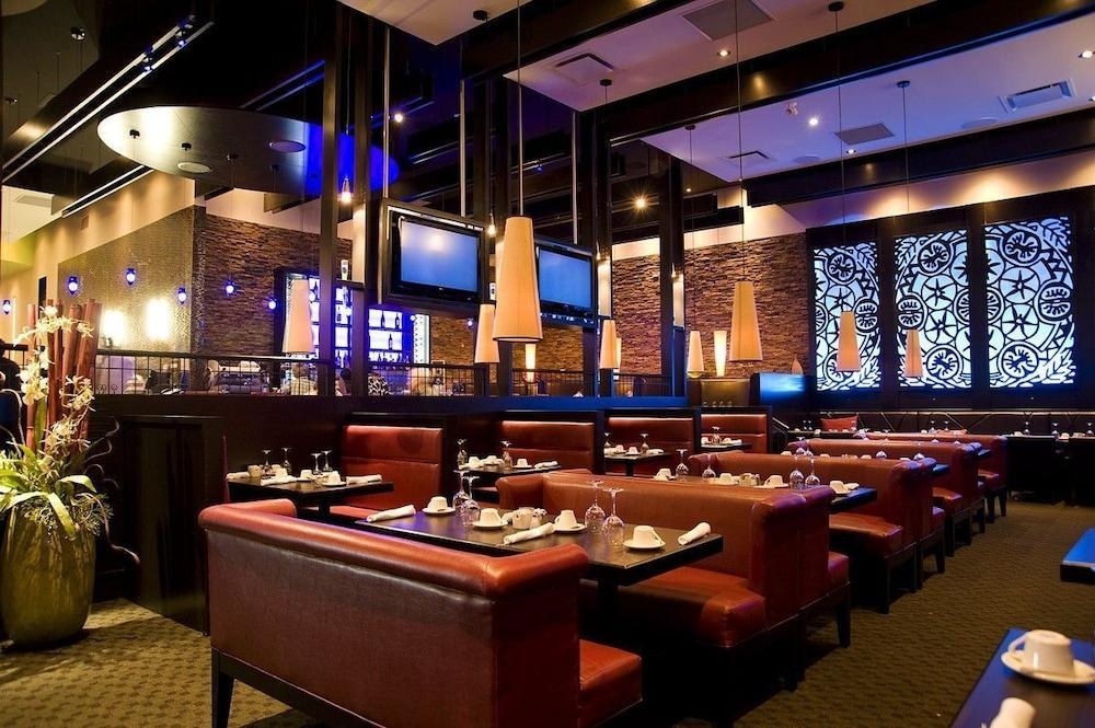 ACCLAIM HOTEL CALGARY AIRPORT photo 3