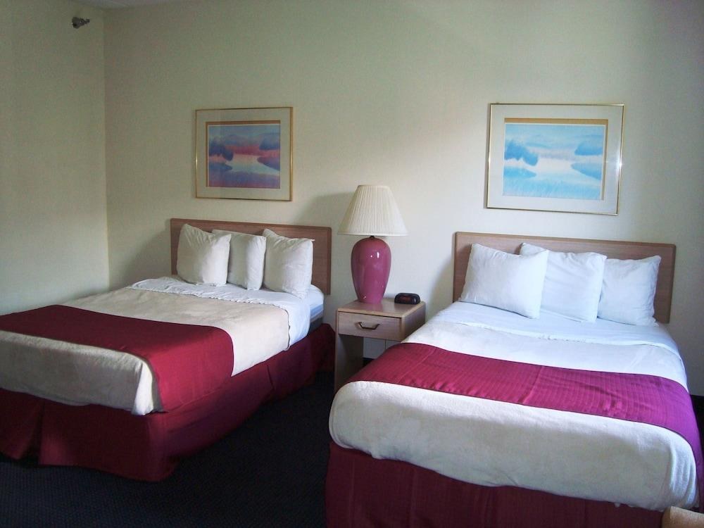HOTEL PIGEON FORGE photo 2